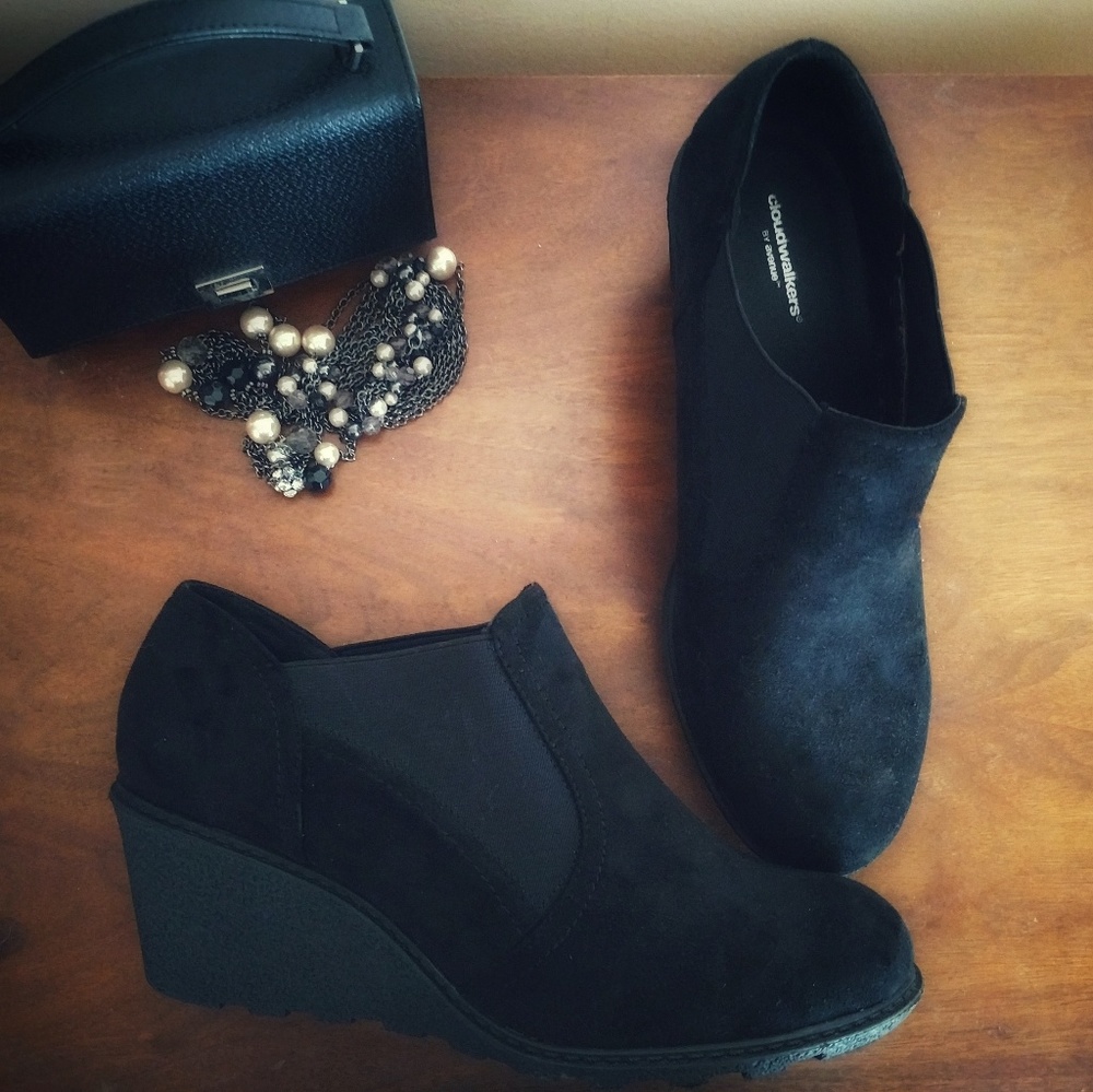 Cloudwalkers by Avenue shoes